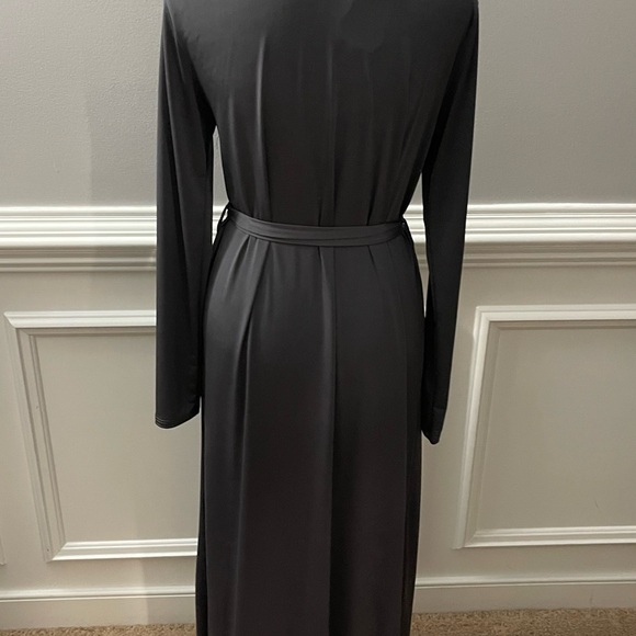 Women’s Robe - Picture 2 of 2